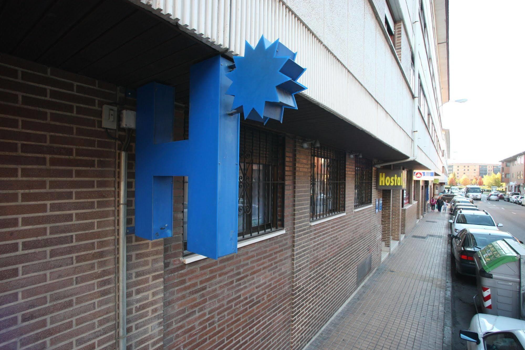 Hostal Caballeros Soria Exterior foto