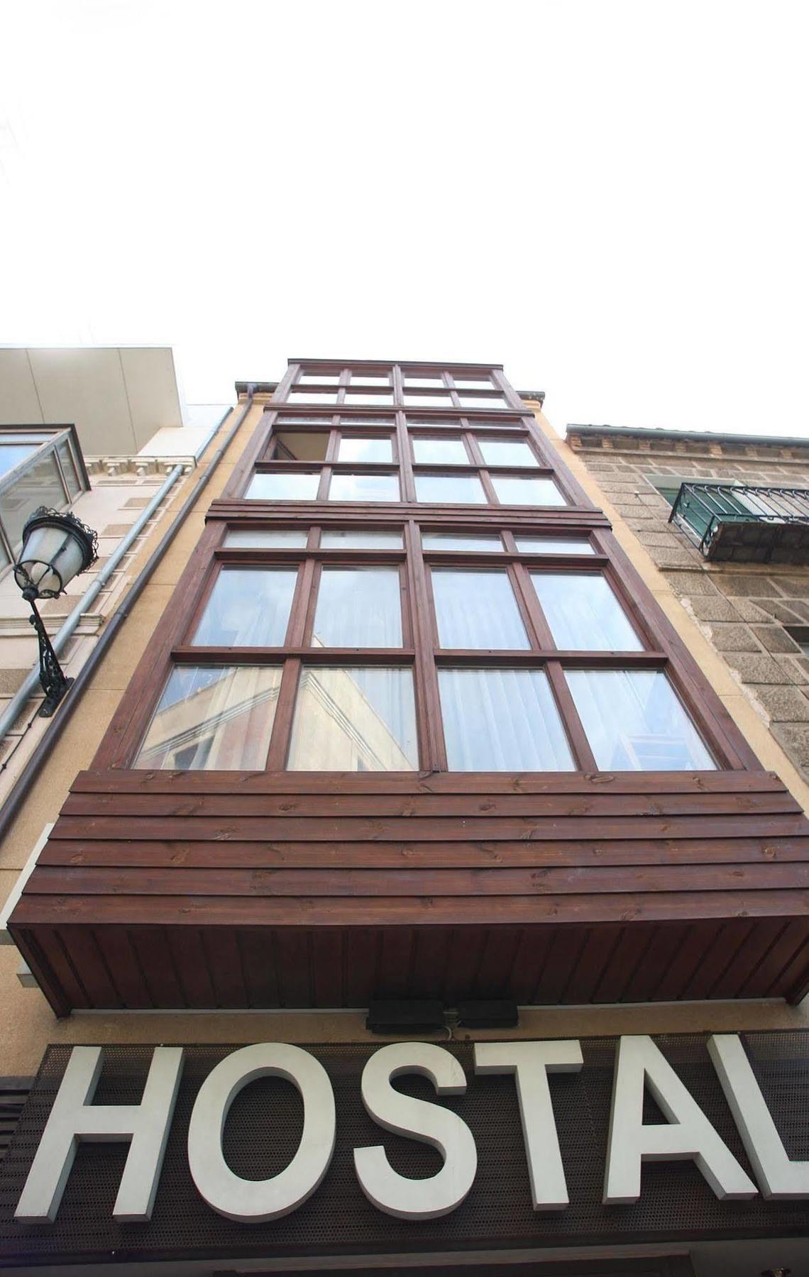 Hostal Caballeros Soria Exterior foto